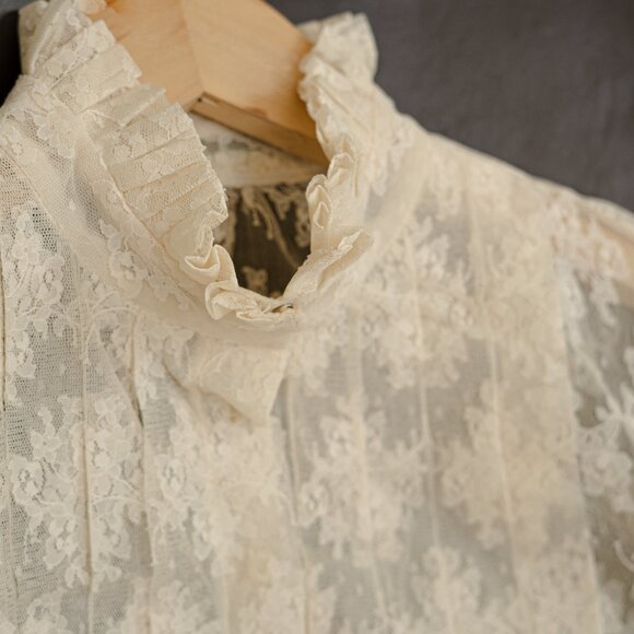 Vintage Lace Top - Picture 4 of 8